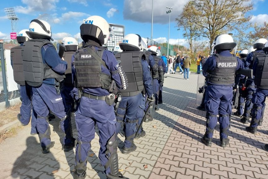 Policja zabezpiecza mecz