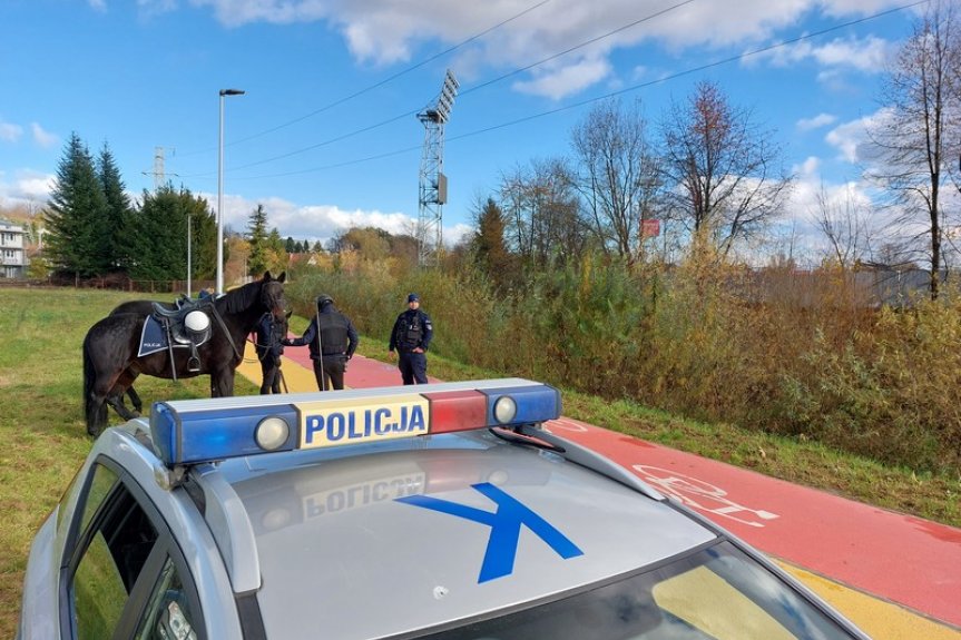 Policja zabezpiecza mecz