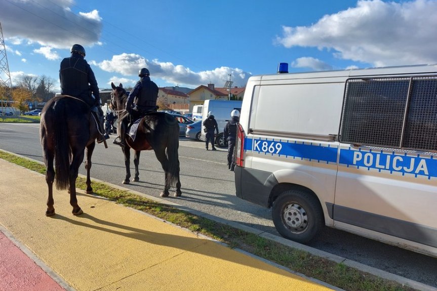 Policja zabezpiecza mecz