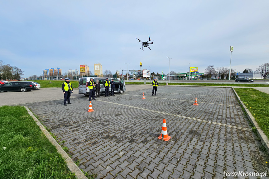 Policyjny dron nad krośnieńskimi ulicami