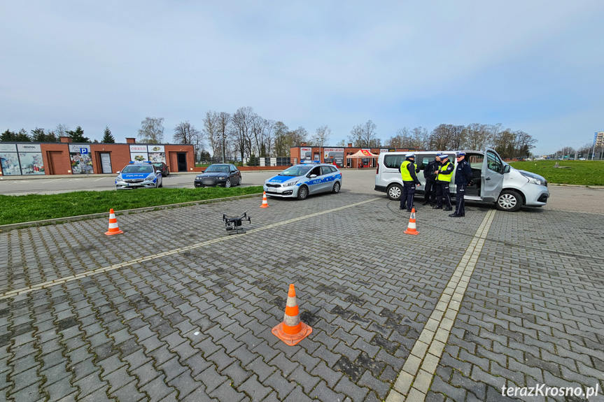 Policyjny dron nad krośnieńskimi ulicami