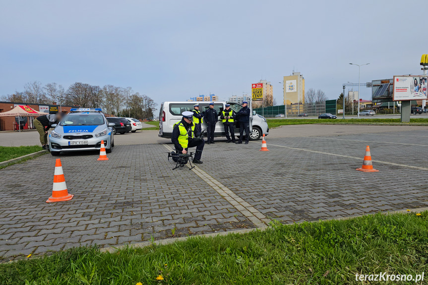 Policyjny dron nad krośnieńskimi ulicami