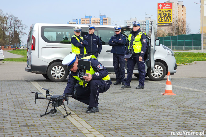 Policyjny dron nad krośnieńskimi ulicami