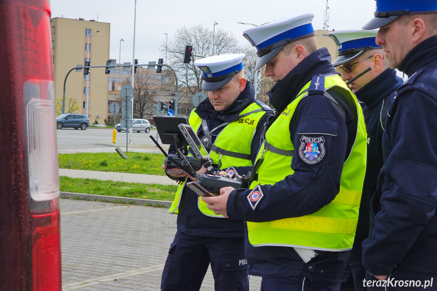 Policyjny dron nad krośnieńskimi ulicami