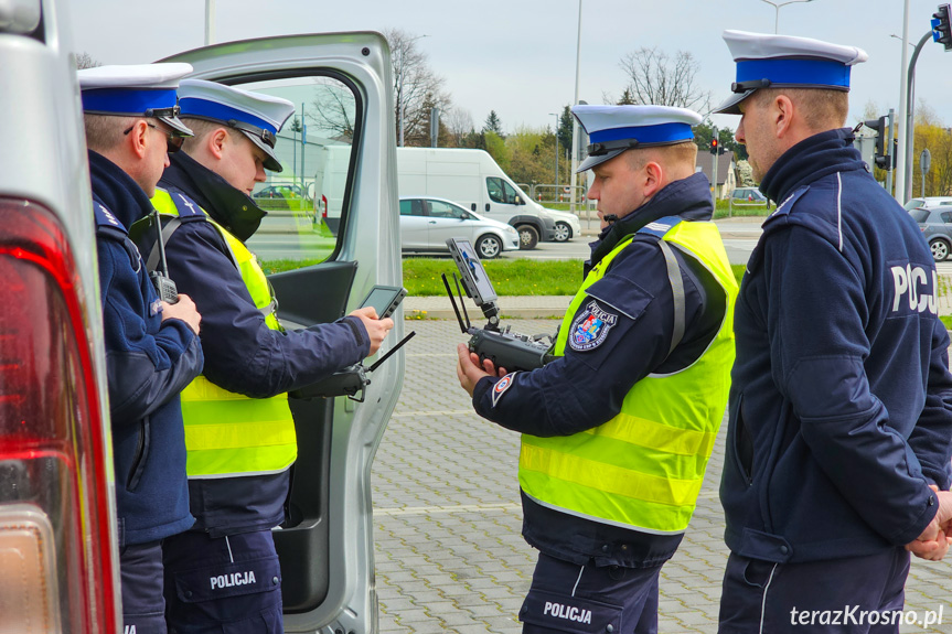 Policyjny dron nad krośnieńskimi ulicami