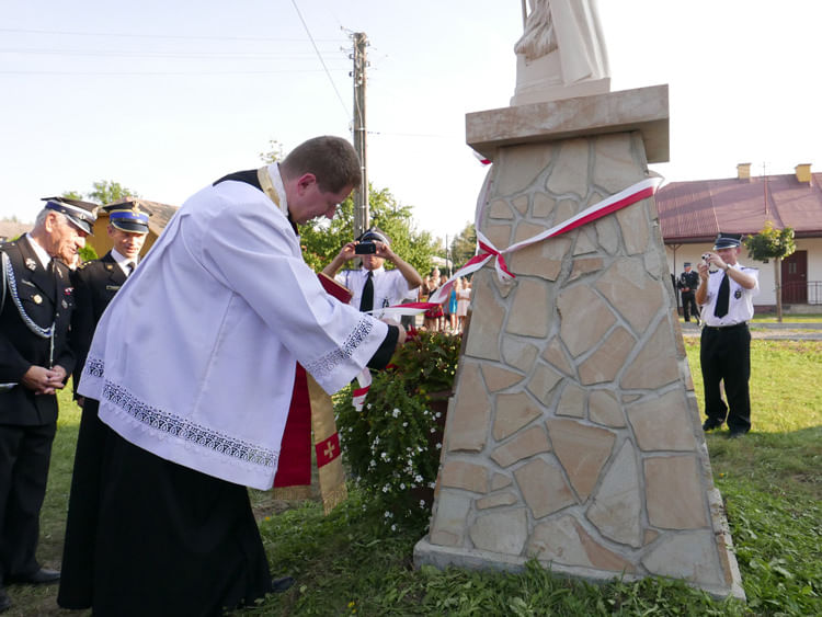 Poświęcenie figury św. Floriana w Niżnej Łące