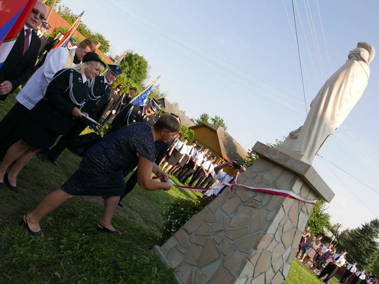 Poświęcenie figury św. Floriana w Niżnej Łące