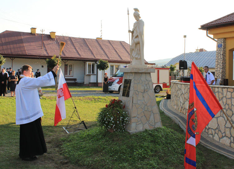 Poświęcenie figury św. Floriana w Niżnej Łące