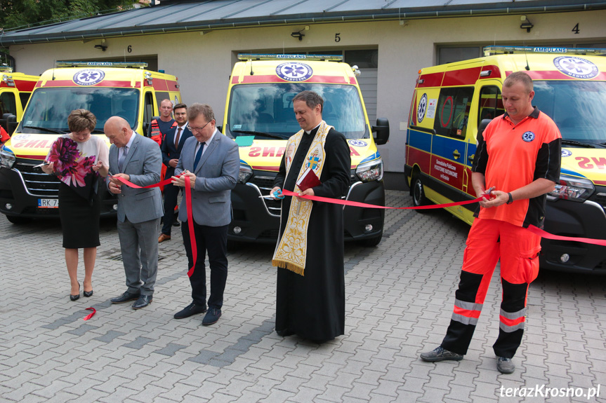 Poświęcenie karetek pogotowia w Krośnie