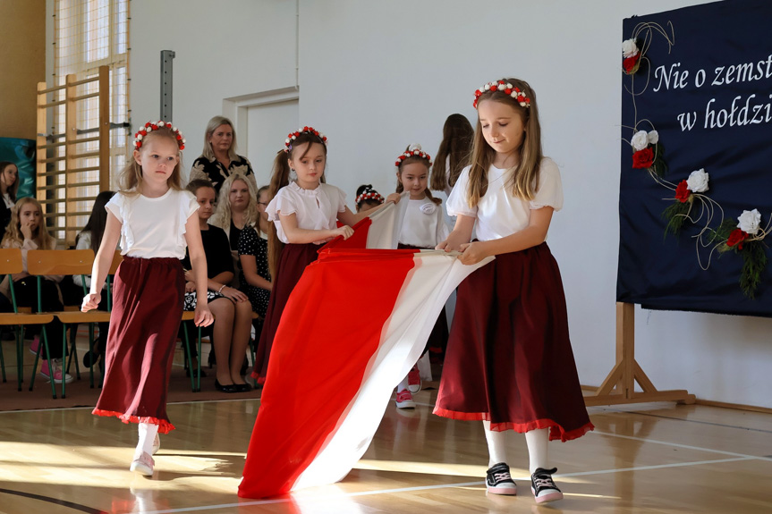 Poświęcenie odrestaurowanego pomnika w Króliku Polskim