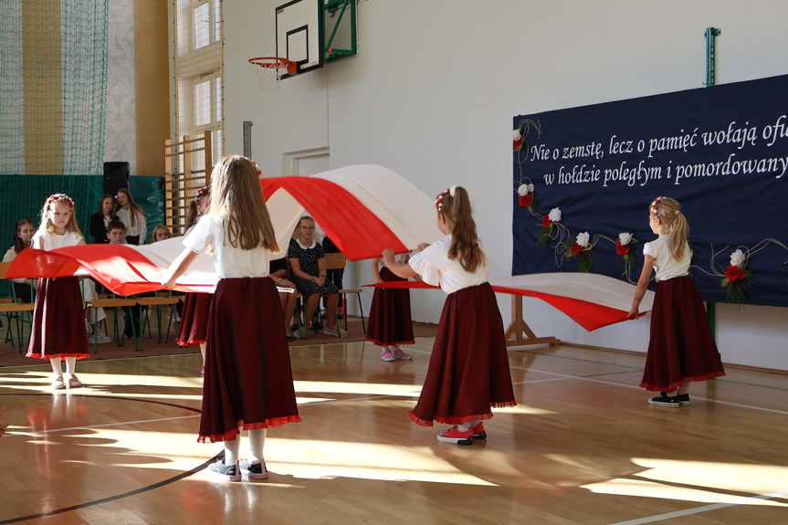 Poświęcenie odrestaurowanego pomnika w Króliku Polskim