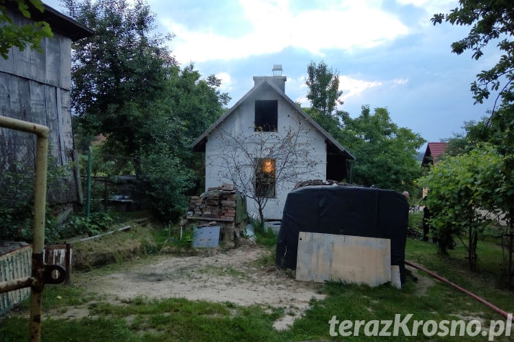 Pożar altanki na ul. Granicznej w Krośnie