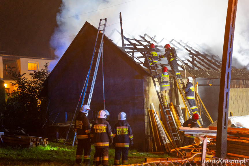 Pożar budynku gospodarczego w Długiem