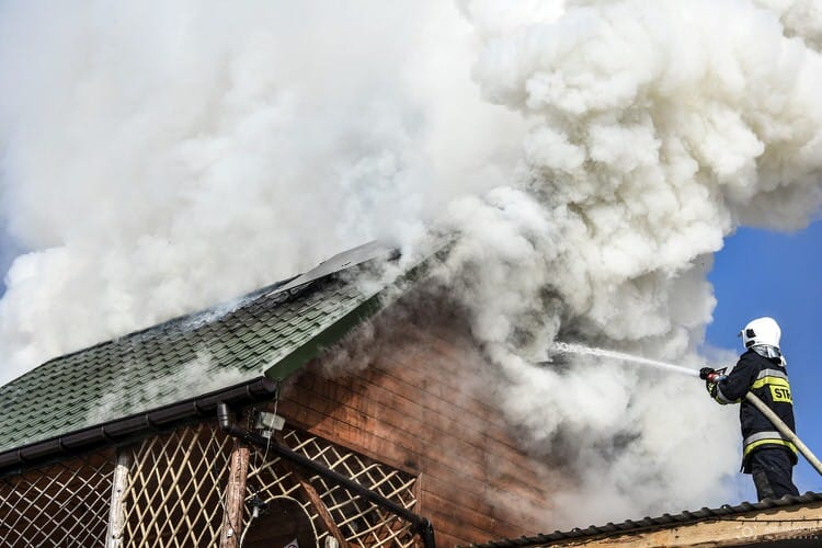 Pożar budynku gospodarczego w Lubatowej