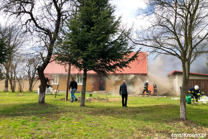 Pożar budynku gospodarczego w Rogach