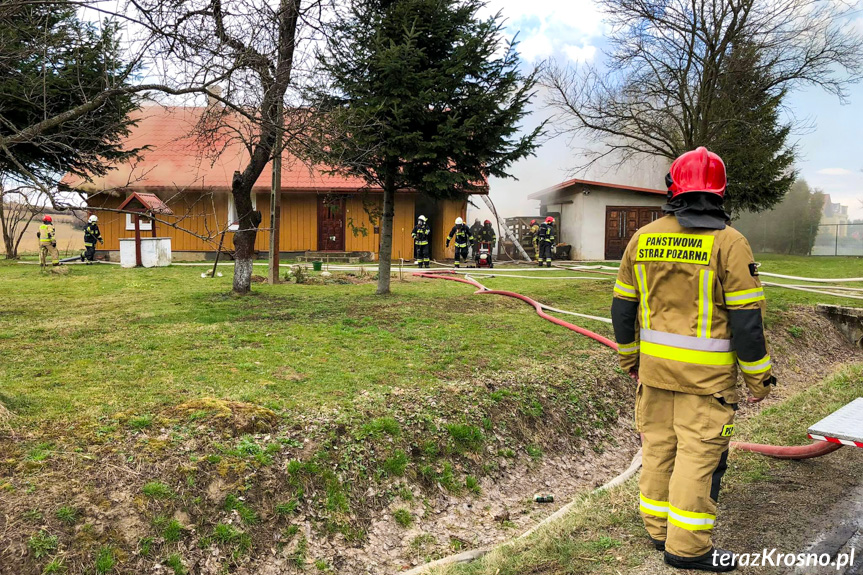 Pożar budynku gospodarczego w Rogach