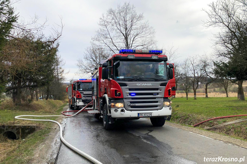 Pożar budynku gospodarczego w Rogach