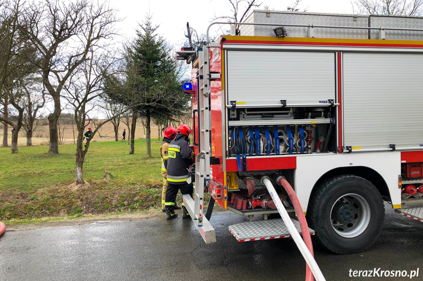 Pożar budynku gospodarczego w Rogach