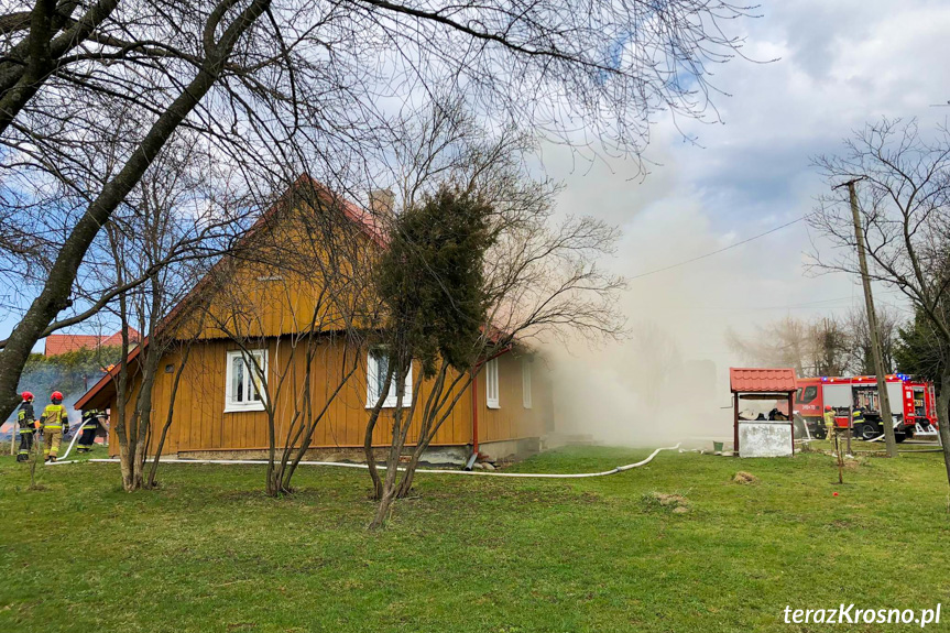 Pożar budynku gospodarczego w Rogach