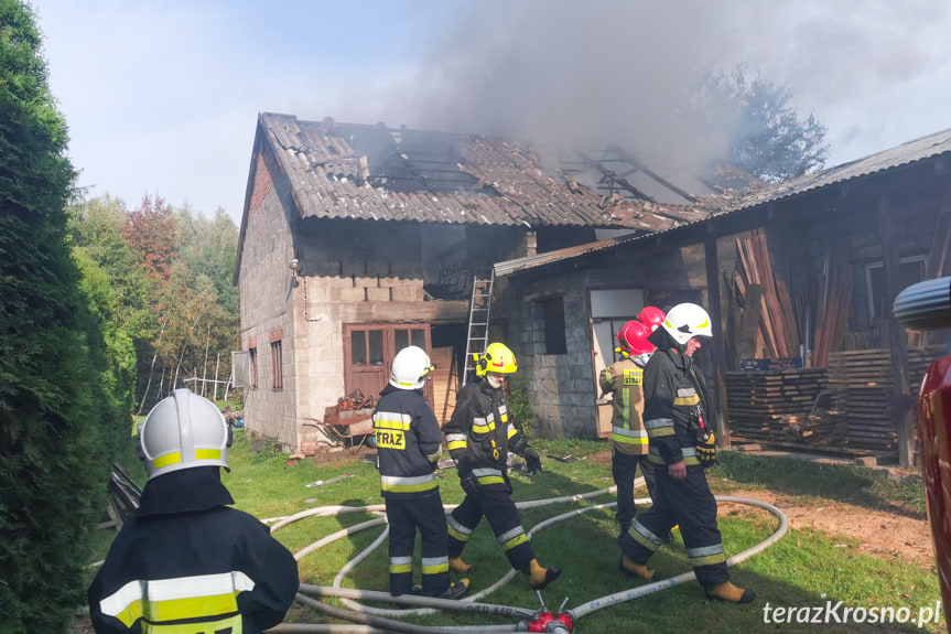 Pożar budynku w Rogach