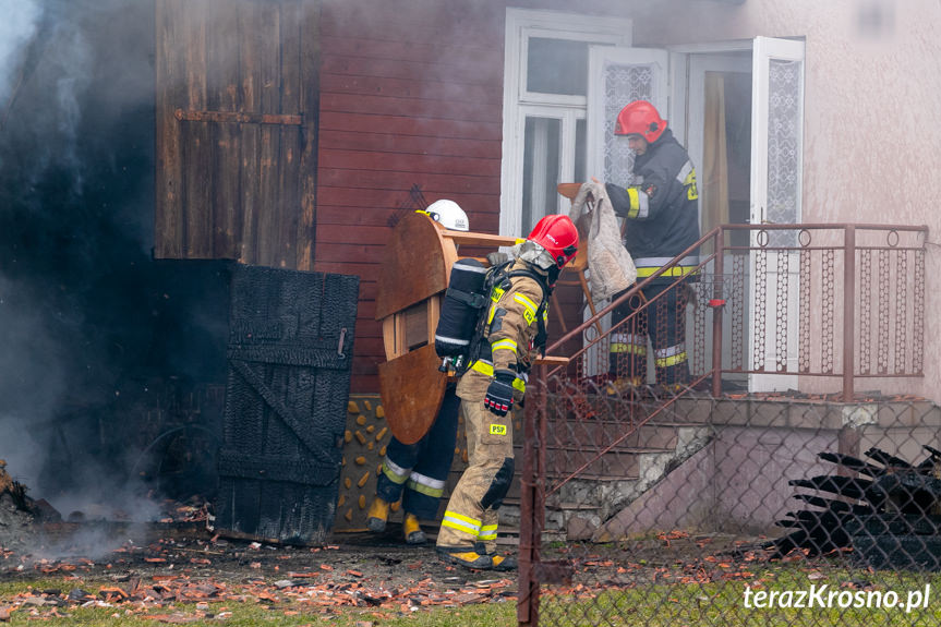 Pożar domu przy ul. Klonowej w Krośnie