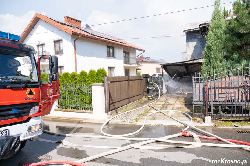 Pożar garażu w Krośnie