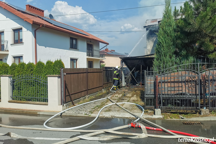 Pożar garażu w Krośnie