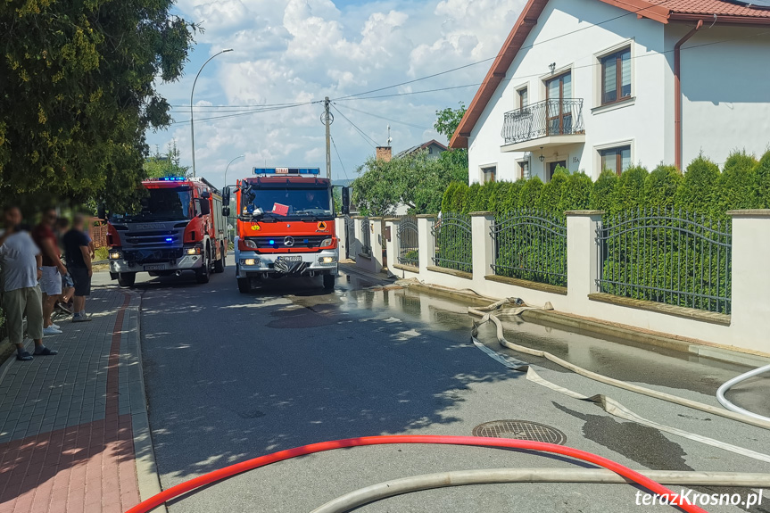 Pożar garażu w Krośnie