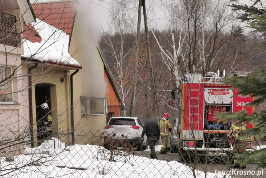 Pożar garażu w Zręcinie przy ul. Przylaski