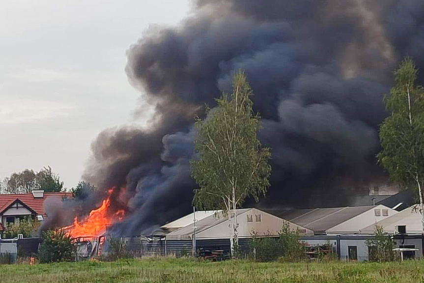 Pożar hali magazynowej w Tajęcinie