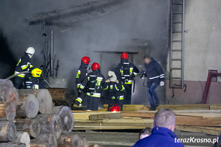 Pożar na terenie tartaku w Łękach Dukielskich