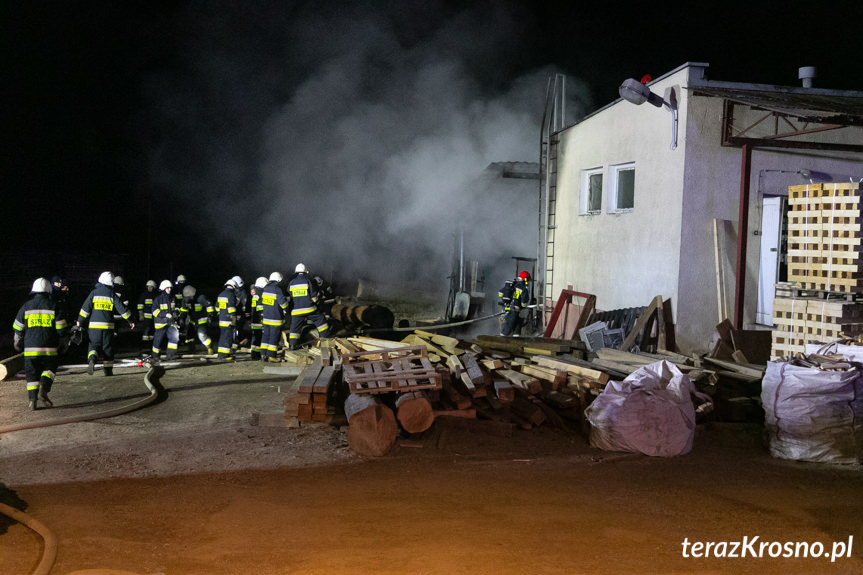 Pożar na terenie tartaku w Łękach Dukielskich