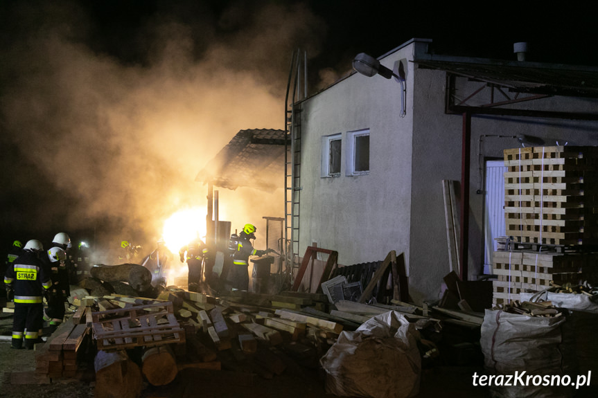 Pożar na terenie tartaku w Łękach Dukielskich