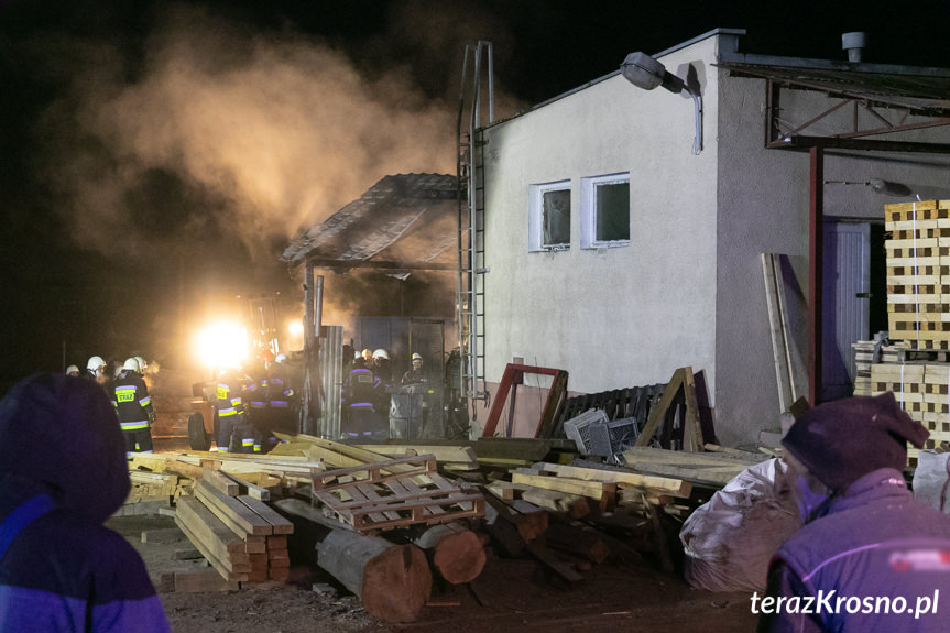 Pożar na terenie tartaku w Łękach Dukielskich