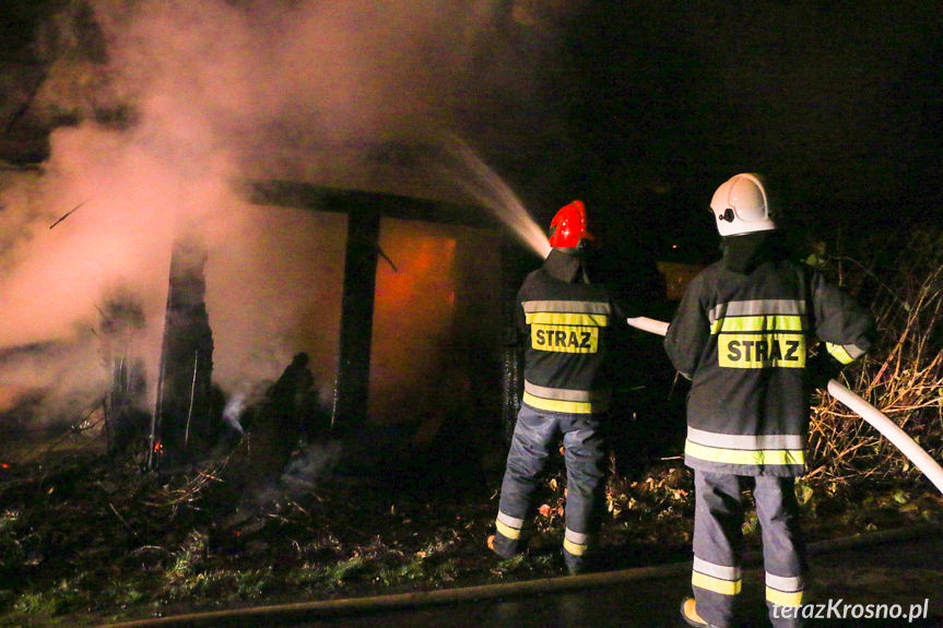 Pożar pustostanu w Iskrzyni