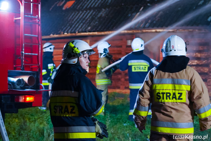 Pożar pustostanu w Poraju