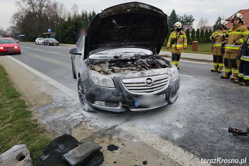 Pożar samochodu na Zręcińskiej w Krośnie