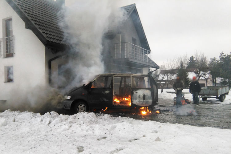 Pożar samochodu w Iwoniczu