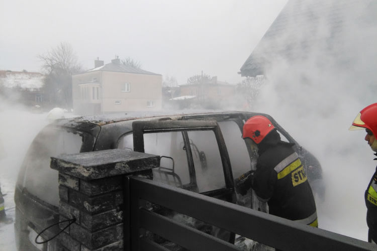 Pożar samochodu w Iwoniczu