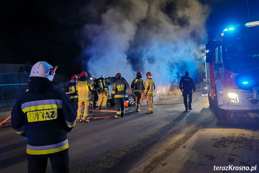 Pożar samochodu w Jedliczu