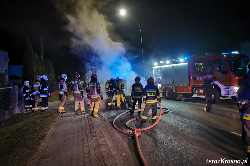 Pożar samochodu w Jedliczu