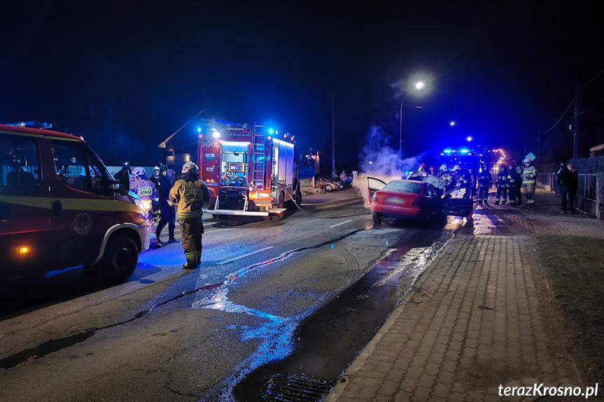 Pożar samochodu w Jedliczu