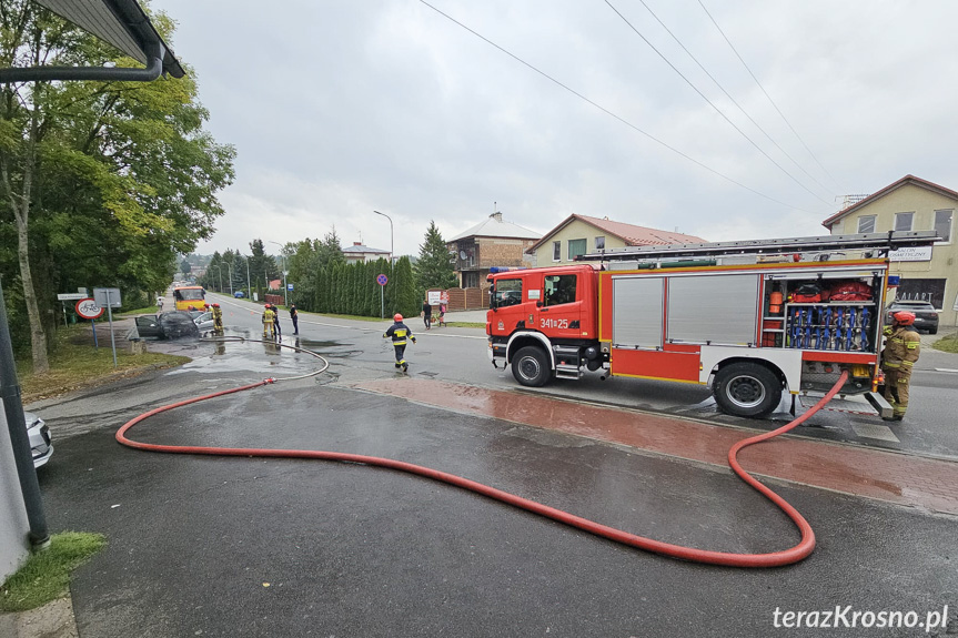 Pożar samochodu w Krośnie