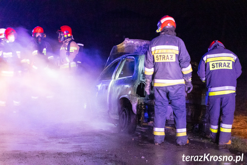 Pożar samochodu w Piotrówce