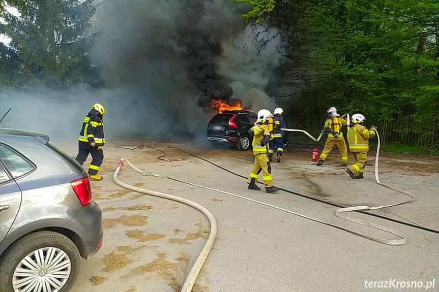 Pożar samochodu w Zręcinie