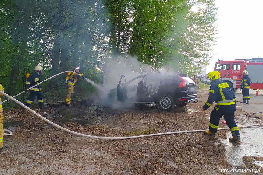 Pożar samochodu w Zręcinie