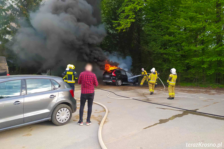 Pożar samochodu w Zręcinie