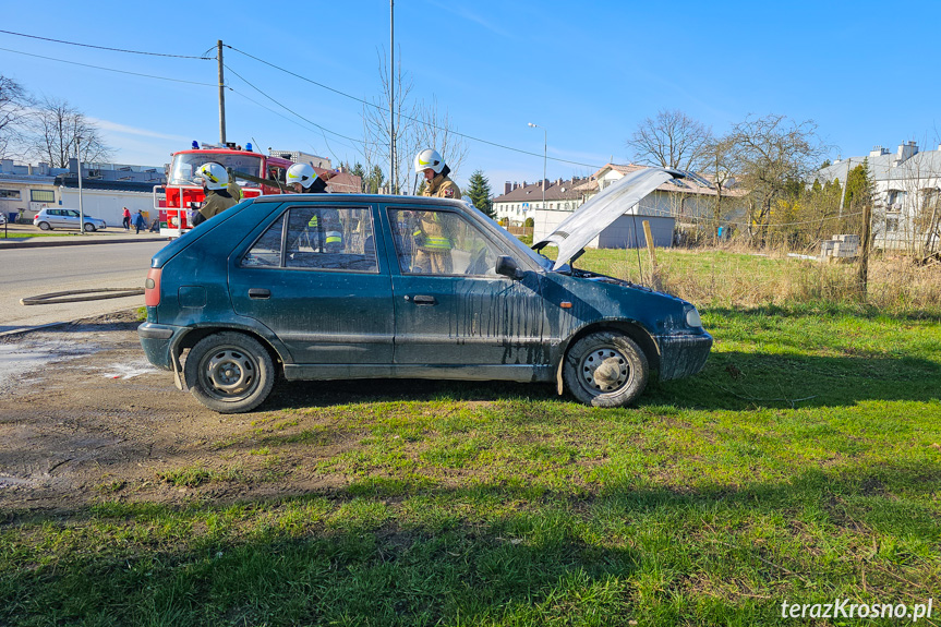 Pożar skody w Jedliczu