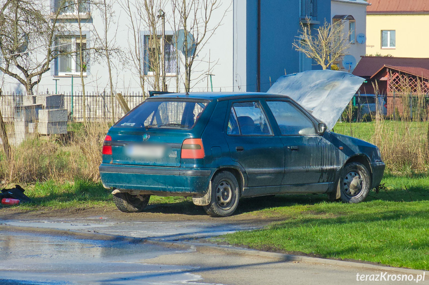 Pożar skody w Jedliczu