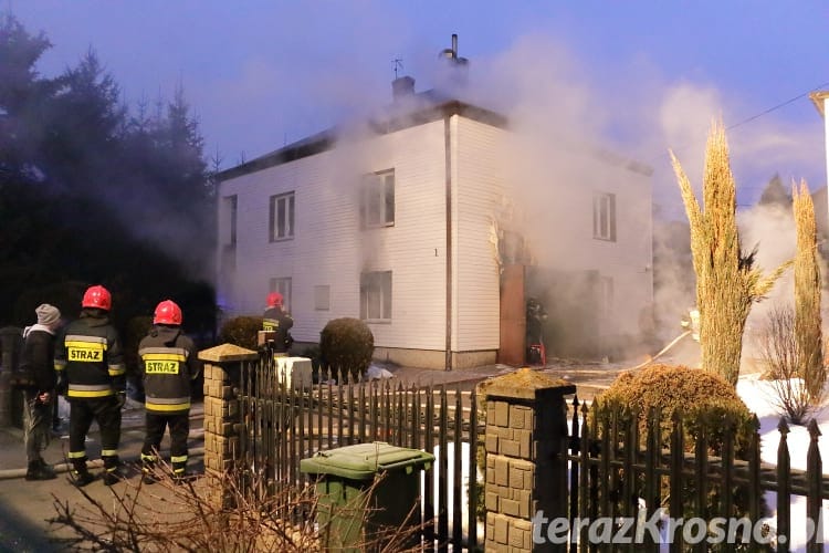 Pożar w domu przy ul. Polnej w Krośnie